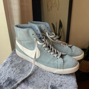 High top Nike shoes